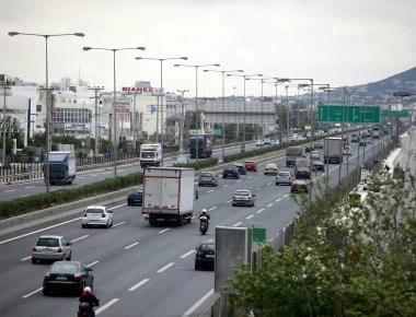 Μποτιλιάρισμα στην Αθηνών - Λαμίας - «Χαμός» και στα λιμάνια (φωτο)